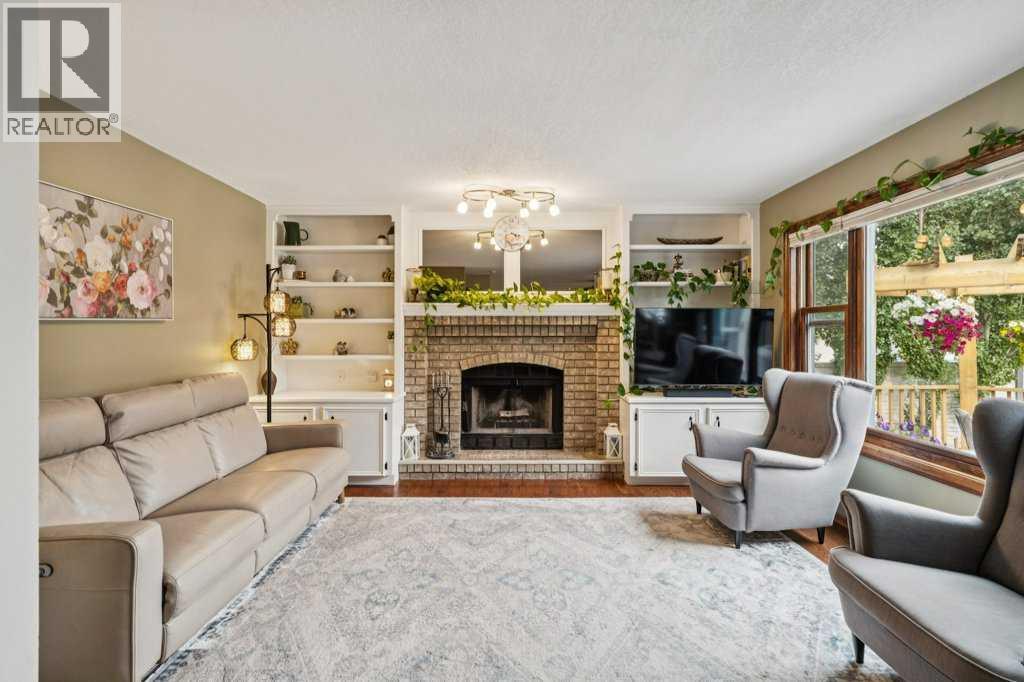 Single Family House for Sale in  Sandringham Close NW Sandstone Valley Calgary 