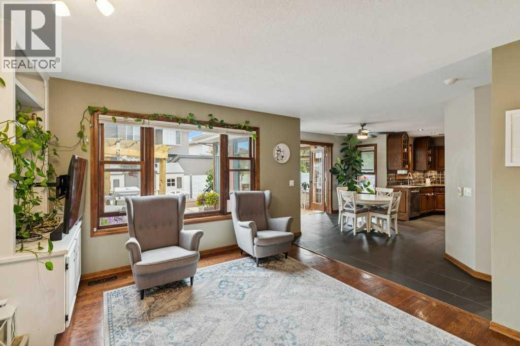 Single Family House for Sale in  Sandringham Close NW Sandstone Valley Calgary 