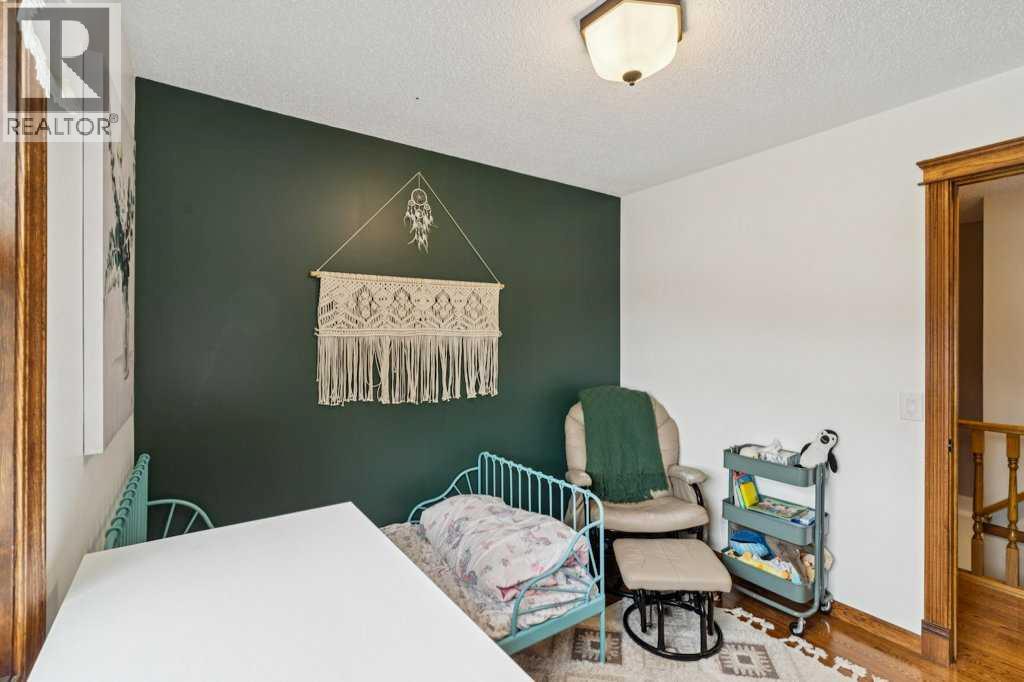 Single Family House for Sale in  Sandringham Close NW Sandstone Valley Calgary 