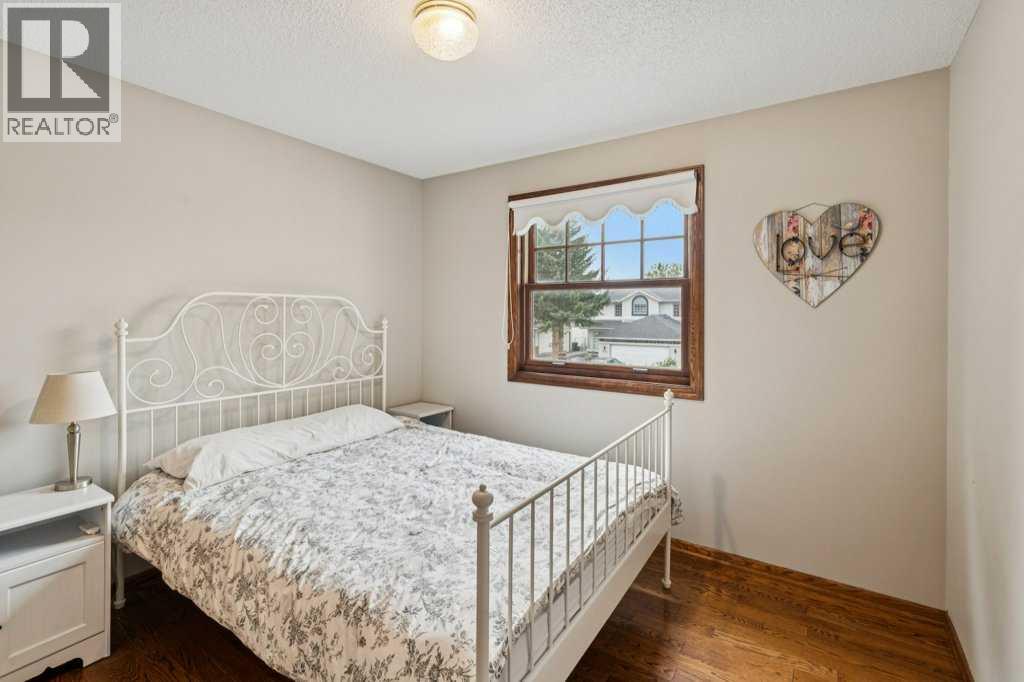 Single Family House for Sale in  Sandringham Close NW Sandstone Valley Calgary 