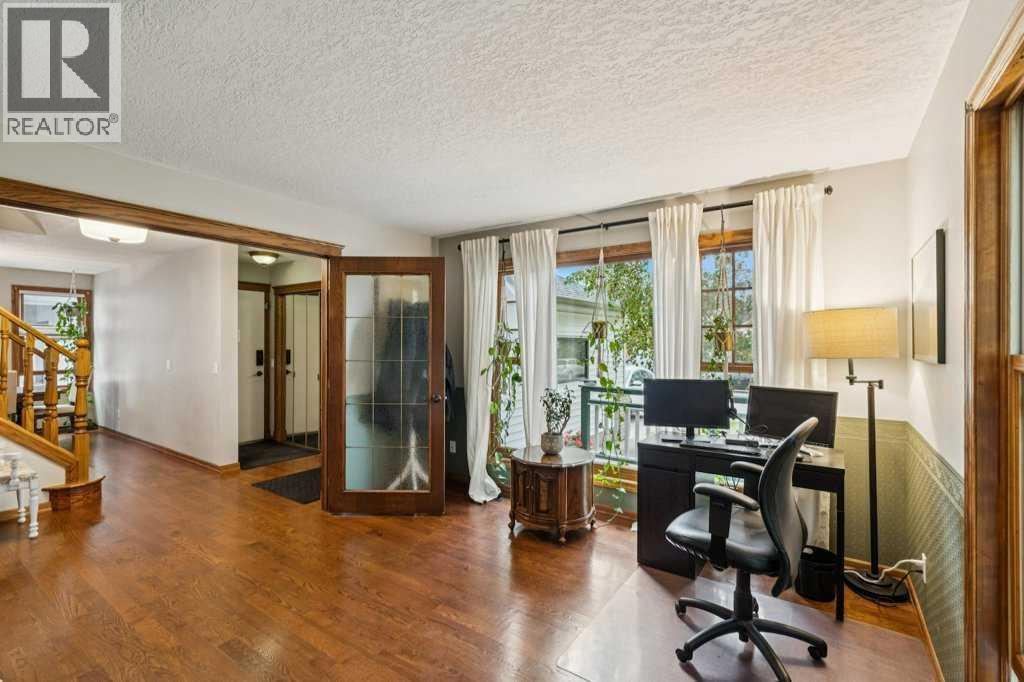 Single Family House for Sale in  Sandringham Close NW Sandstone Valley Calgary 