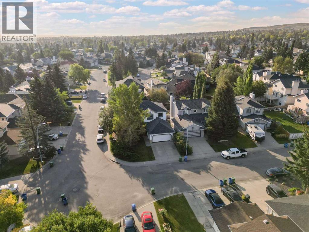 Single Family House for Sale in  Sandringham Close NW Sandstone Valley Calgary 