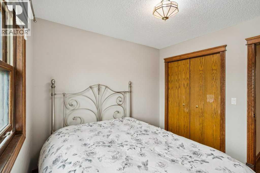 Single Family House for Sale in  Sandringham Close NW Sandstone Valley Calgary 