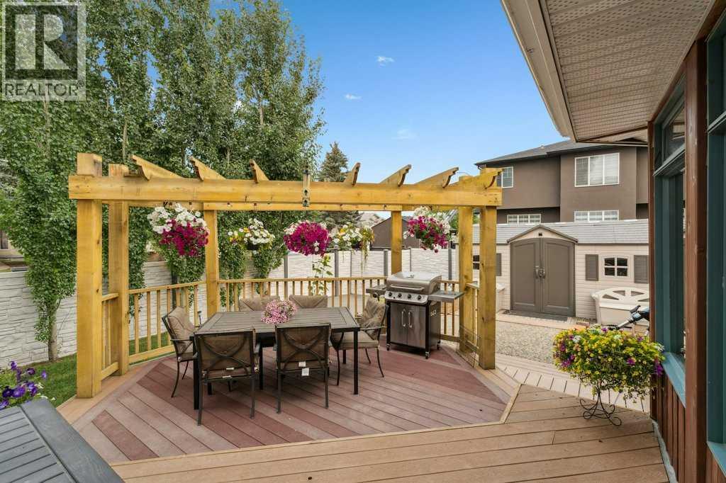 Single Family House for Sale in  Sandringham Close NW Sandstone Valley Calgary 