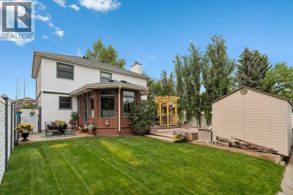 Single Family House for Sale in  Sandringham Close NW Sandstone Valley Calgary 