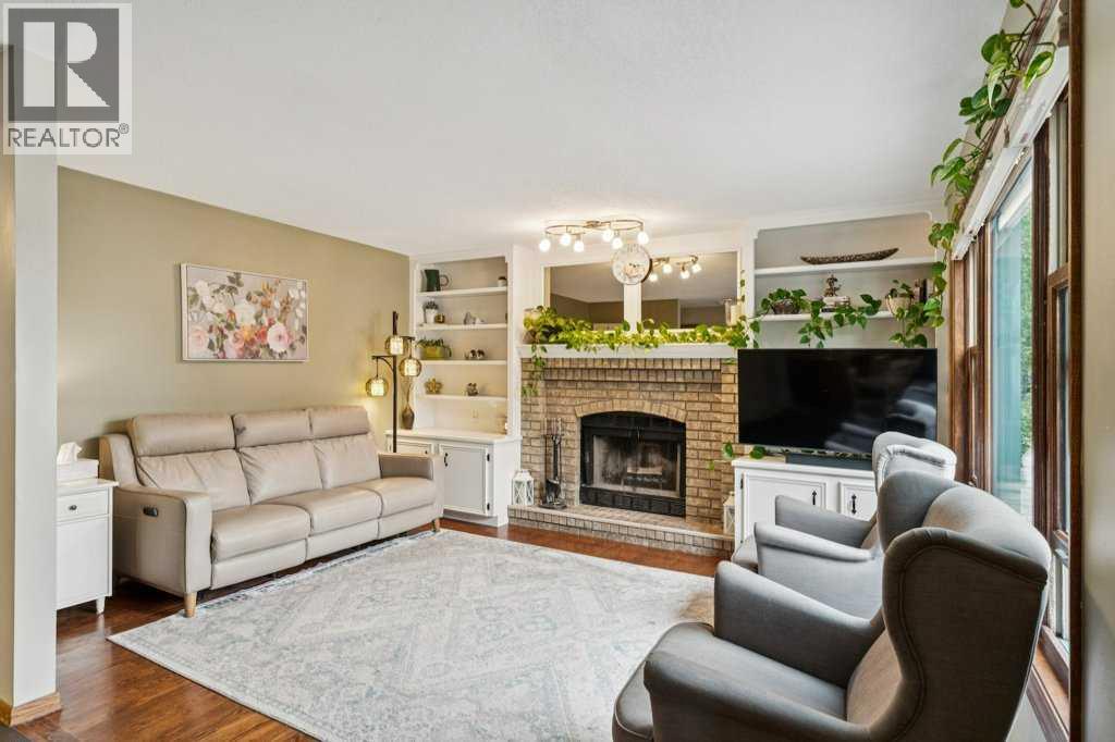 Single Family House for Sale in  Sandringham Close NW Sandstone Valley Calgary 