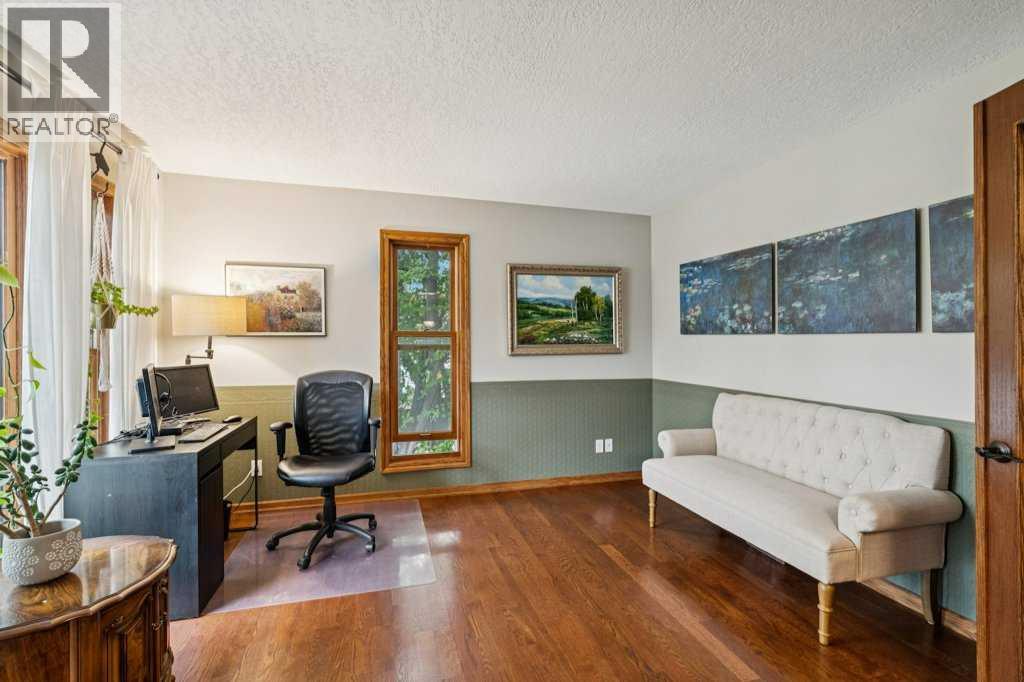 Single Family House for Sale in  Sandringham Close NW Sandstone Valley Calgary 