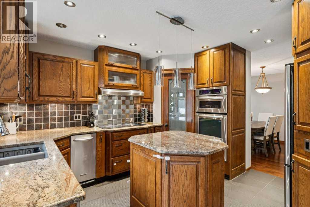 Single Family House for Sale in  Sandringham Close NW Sandstone Valley Calgary 