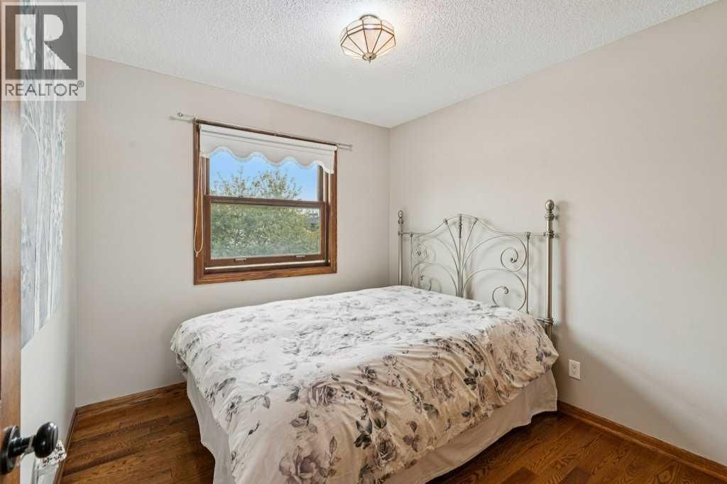 Single Family House for Sale in  Sandringham Close NW Sandstone Valley Calgary 