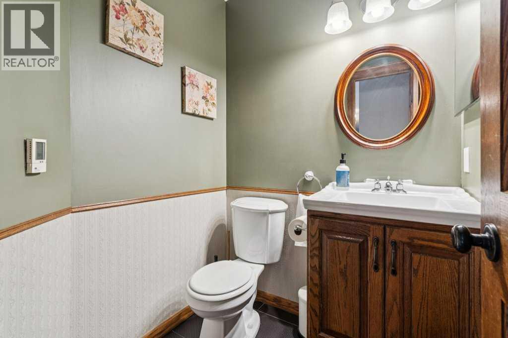 Single Family House for Sale in  Sandringham Close NW Sandstone Valley Calgary 
