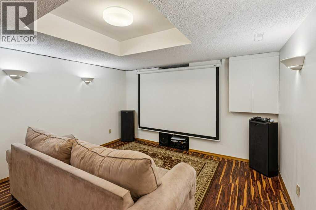 Single Family House for Sale in  Sandringham Close NW Sandstone Valley Calgary 