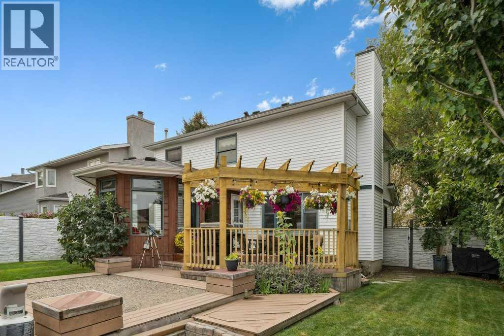 Single Family House for Sale in  Sandringham Close NW Sandstone Valley Calgary 
