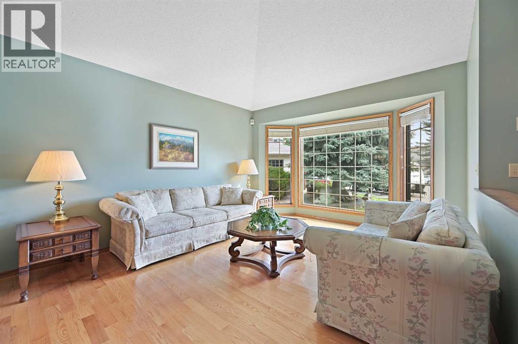 Single Family House for Sale in  Douglasbank Court SE Douglasdale/Glen Calgary 