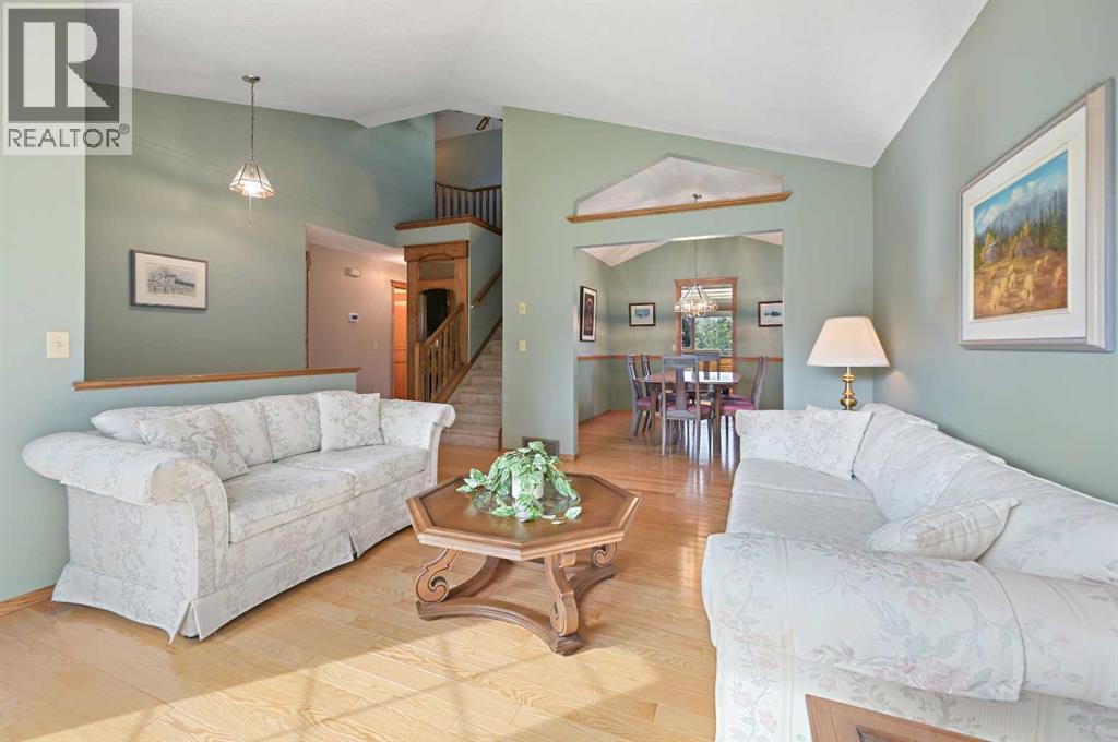Single Family House for Sale in  Douglasbank Court SE Douglasdale/Glen Calgary 