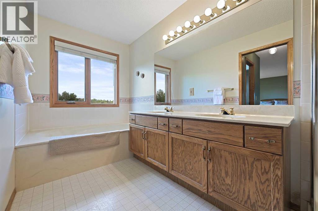 Single Family House for Sale in  Douglasbank Court SE Douglasdale/Glen Calgary 