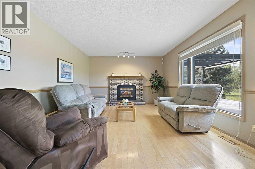 Single Family House for Sale in  Douglasbank Court SE Douglasdale/Glen Calgary 