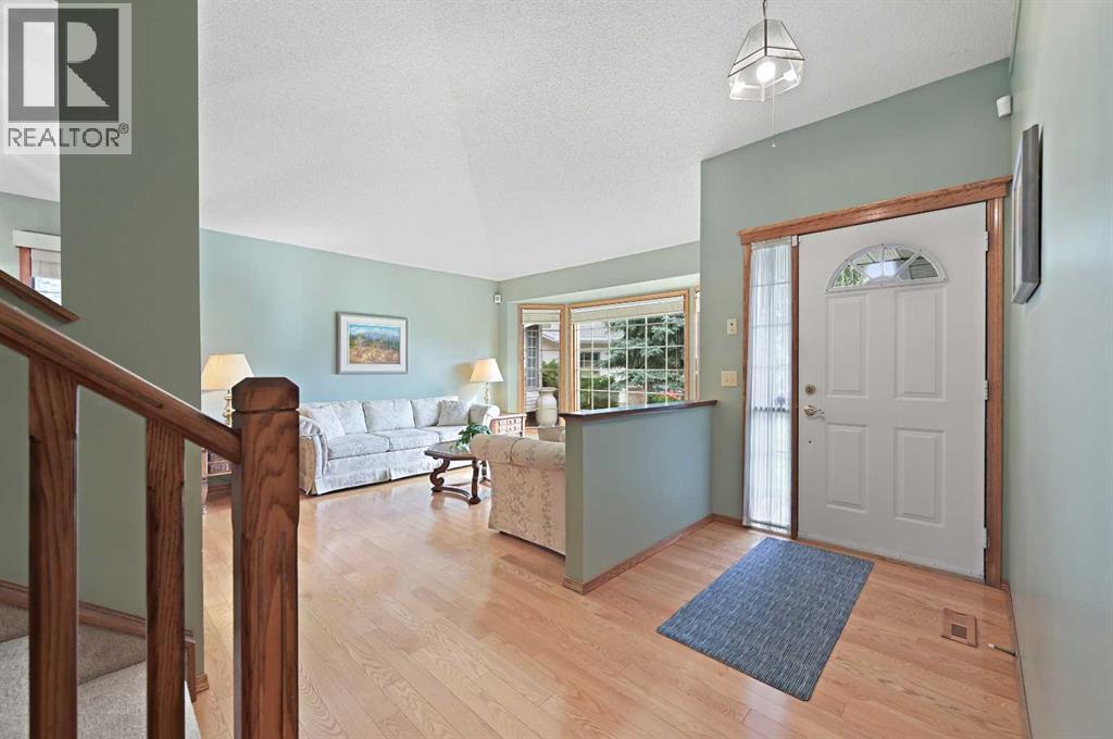Single Family House for Sale in  Douglasbank Court SE Douglasdale/Glen Calgary 