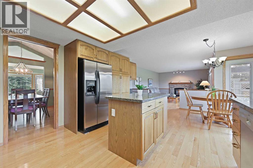 Single Family House for Sale in  Douglasbank Court SE Douglasdale/Glen Calgary 