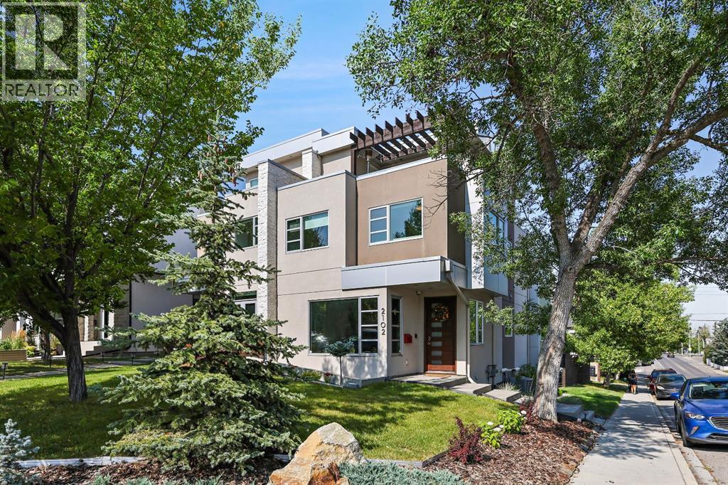 2102 28 Avenue SW, Calgary, Alberta