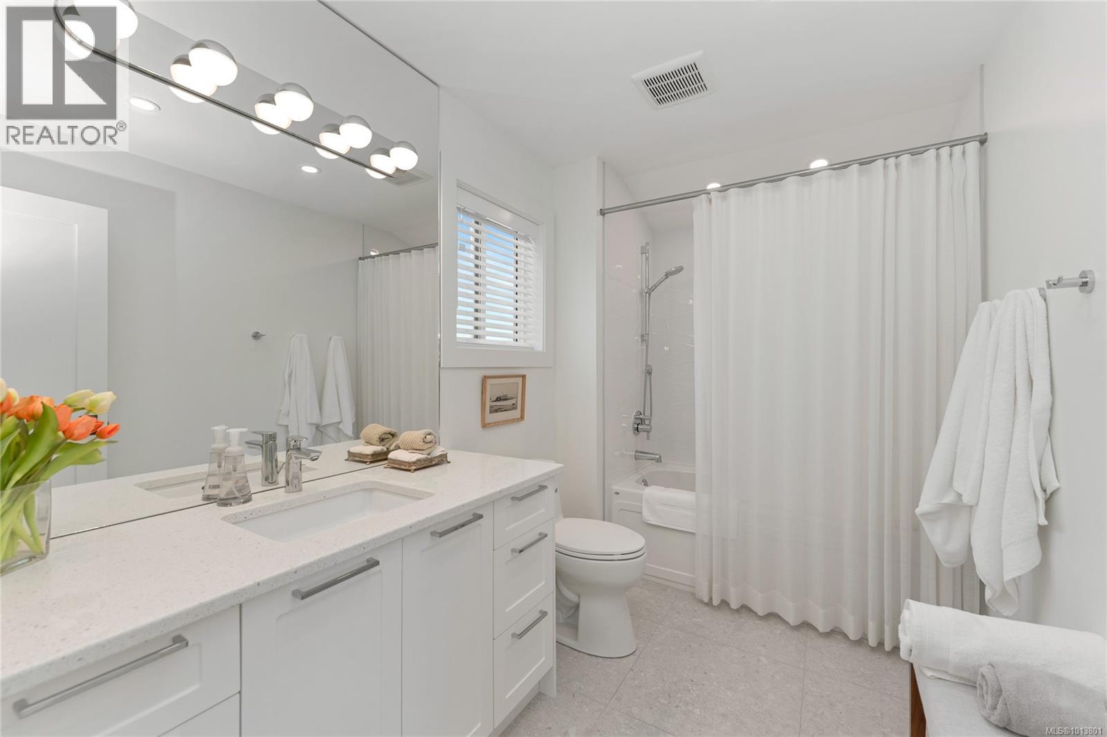 4 1723 Sandy Beach Road, Mill Bay