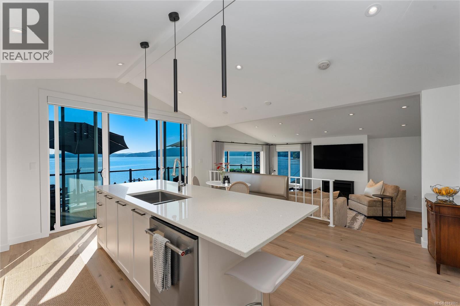 4 1723 Sandy Beach Road, Mill Bay