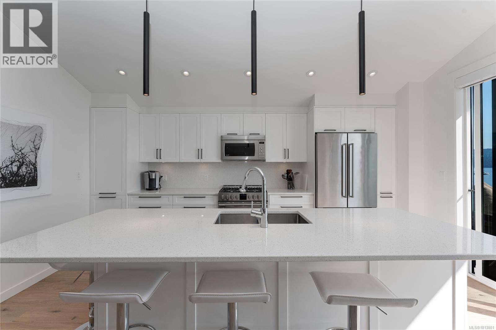 4 1723 Sandy Beach Road, Mill Bay
