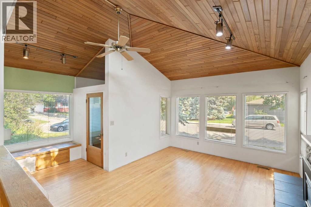 Single Family House Bungalow for Sale in  Kendall Place SW Kingsland Calgary 
