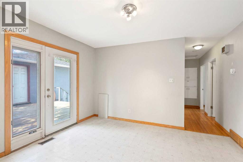 Single Family House Bungalow for Sale in  Kendall Place SW Kingsland Calgary 
