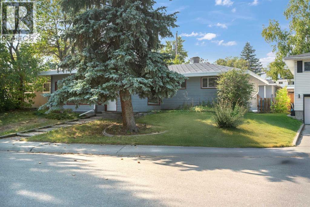 Single Family House Bungalow for Sale in  Kendall Place SW Kingsland Calgary 