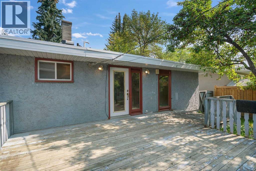 Single Family House Bungalow for Sale in  Kendall Place SW Kingsland Calgary 