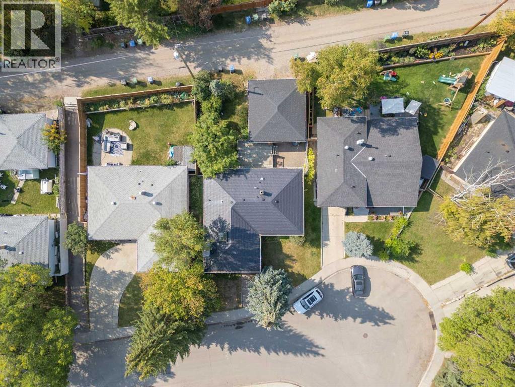 Single Family House Bungalow for Sale in  Kendall Place SW Kingsland Calgary 