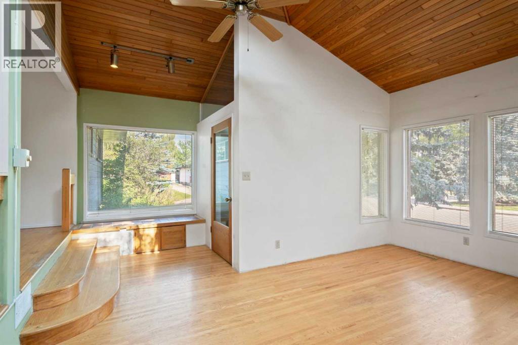 Single Family House Bungalow for Sale in  Kendall Place SW Kingsland Calgary 