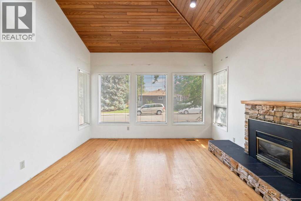 Single Family House Bungalow for Sale in  Kendall Place SW Kingsland Calgary 