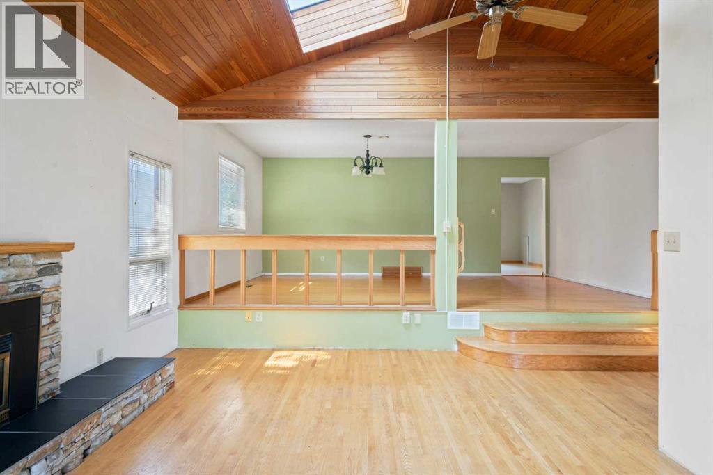 Single Family House Bungalow for Sale in  Kendall Place SW Kingsland Calgary 