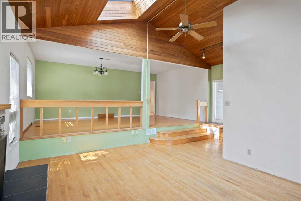 Single Family House Bungalow for Sale in  Kendall Place SW Kingsland Calgary 
