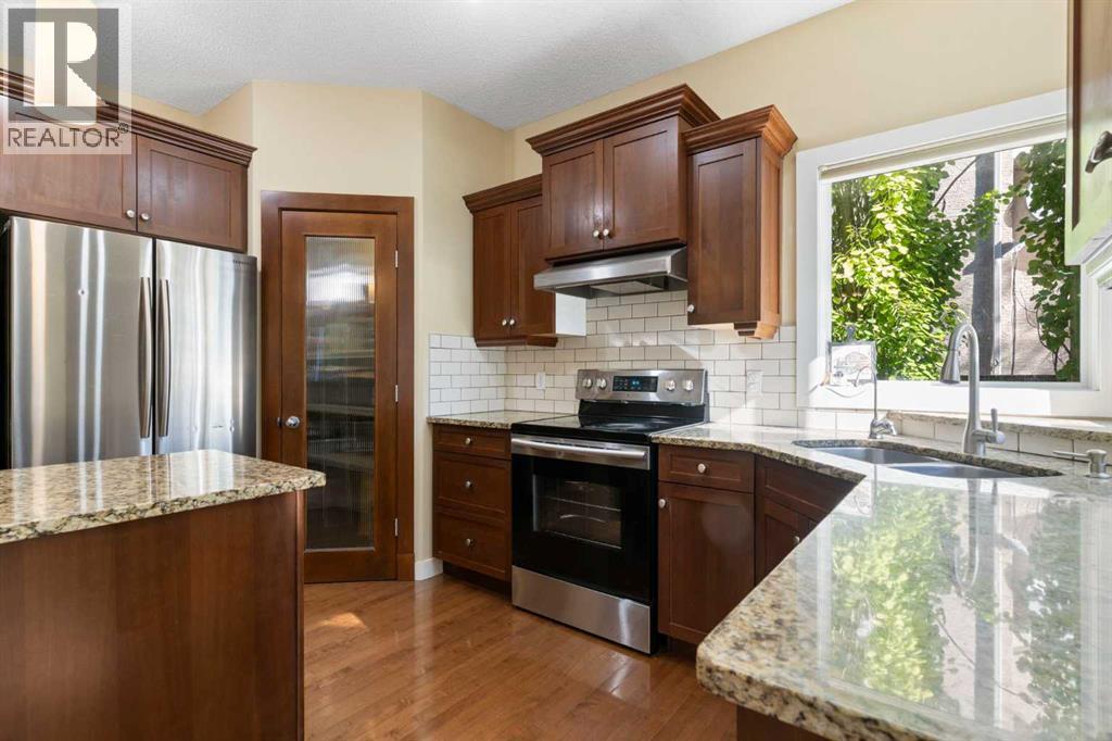 Single Family House for Sale in  Tuscany Glen Way NW Tuscany Calgary 