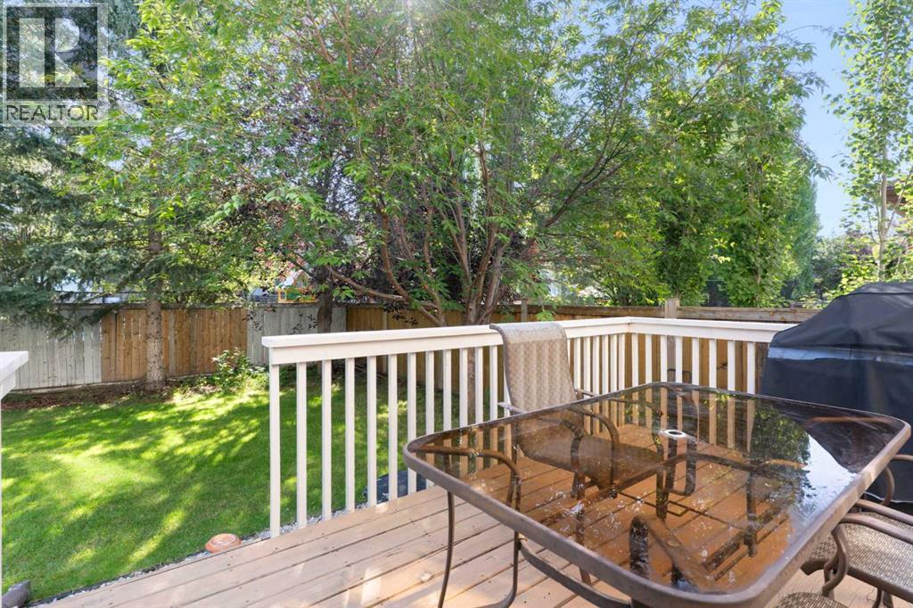 Single Family House for Sale in  Tuscany Glen Way NW Tuscany Calgary 