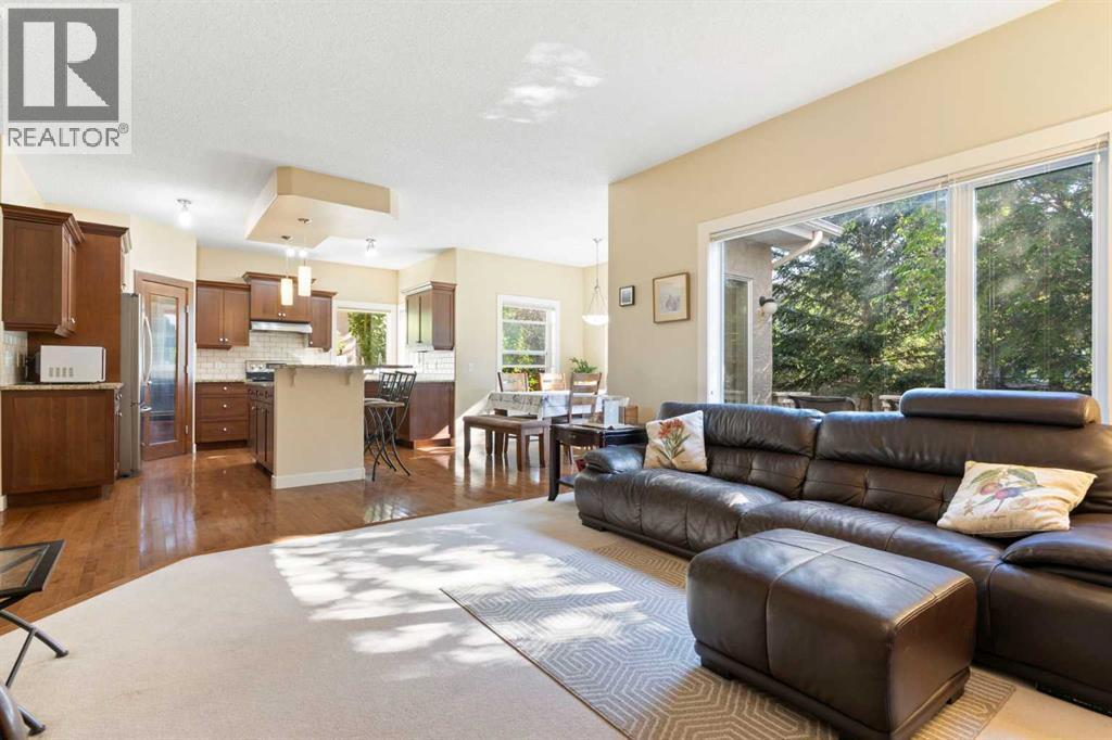 Single Family House for Sale in  Tuscany Glen Way NW Tuscany Calgary 
