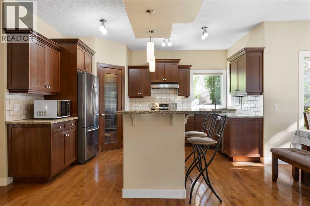 Single Family House for Sale in  Tuscany Glen Way NW Tuscany Calgary 