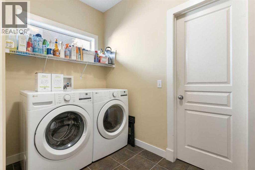 Single Family House for Sale in  Tuscany Glen Way NW Tuscany Calgary 