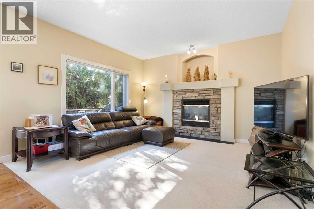 Single Family House for Sale in  Tuscany Glen Way NW Tuscany Calgary 