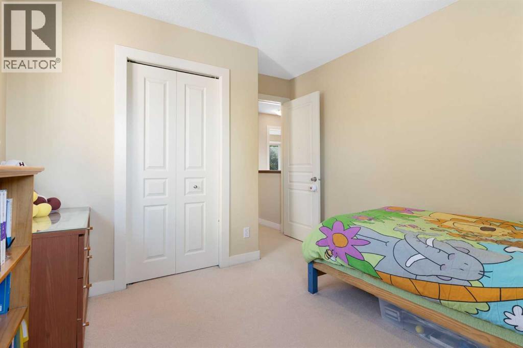 Single Family House for Sale in  Tuscany Glen Way NW Tuscany Calgary 