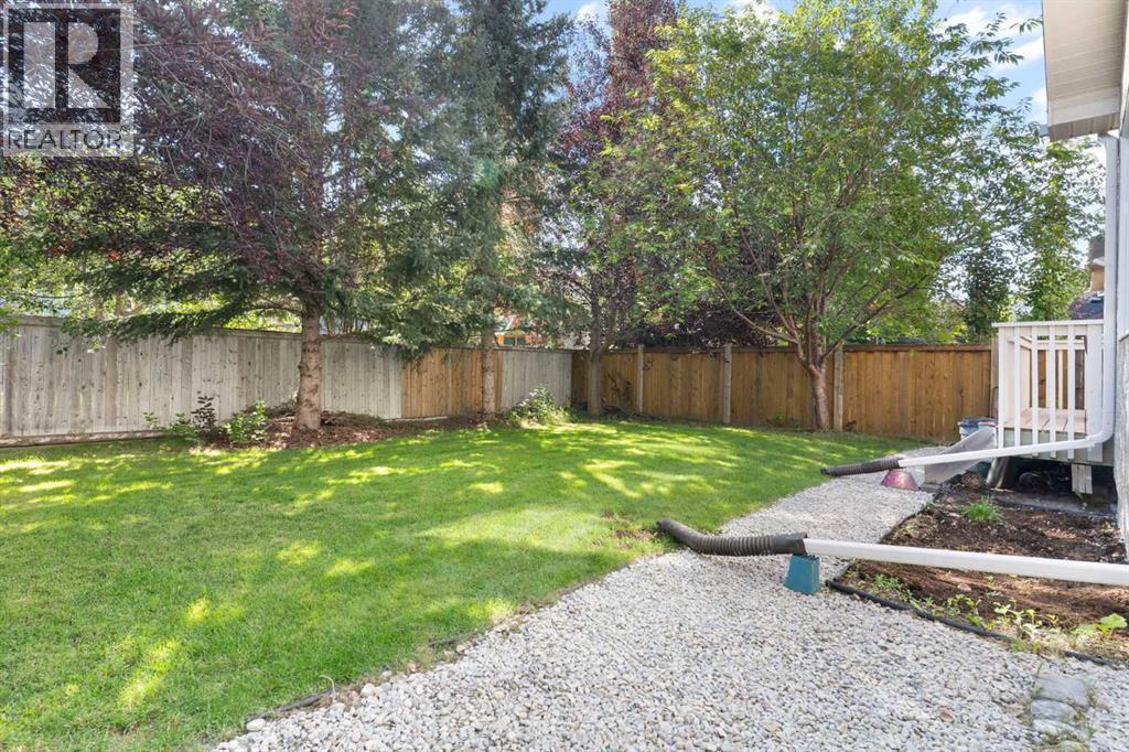 Single Family House for Sale in  Tuscany Glen Way NW Tuscany Calgary 