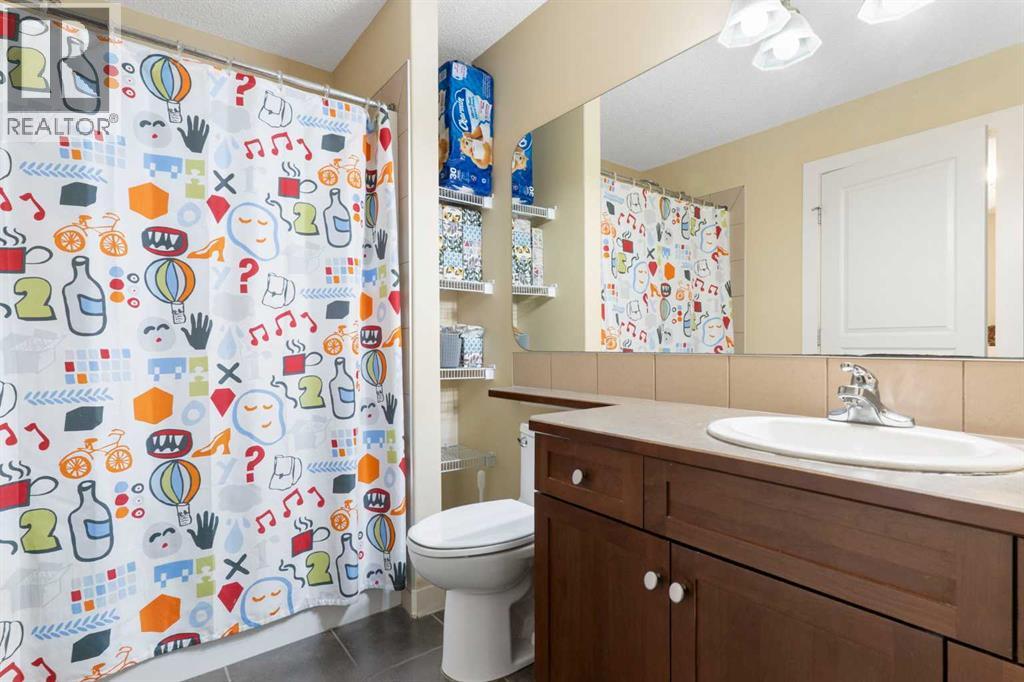 Single Family House for Sale in  Tuscany Glen Way NW Tuscany Calgary 