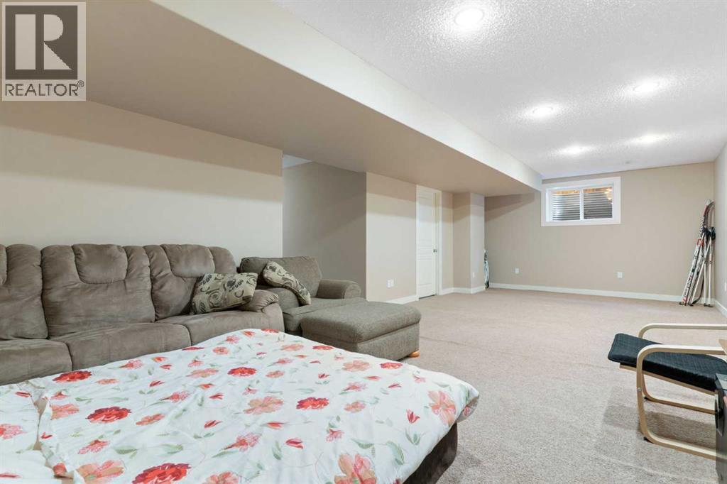 Single Family House for Sale in  Tuscany Glen Way NW Tuscany Calgary 