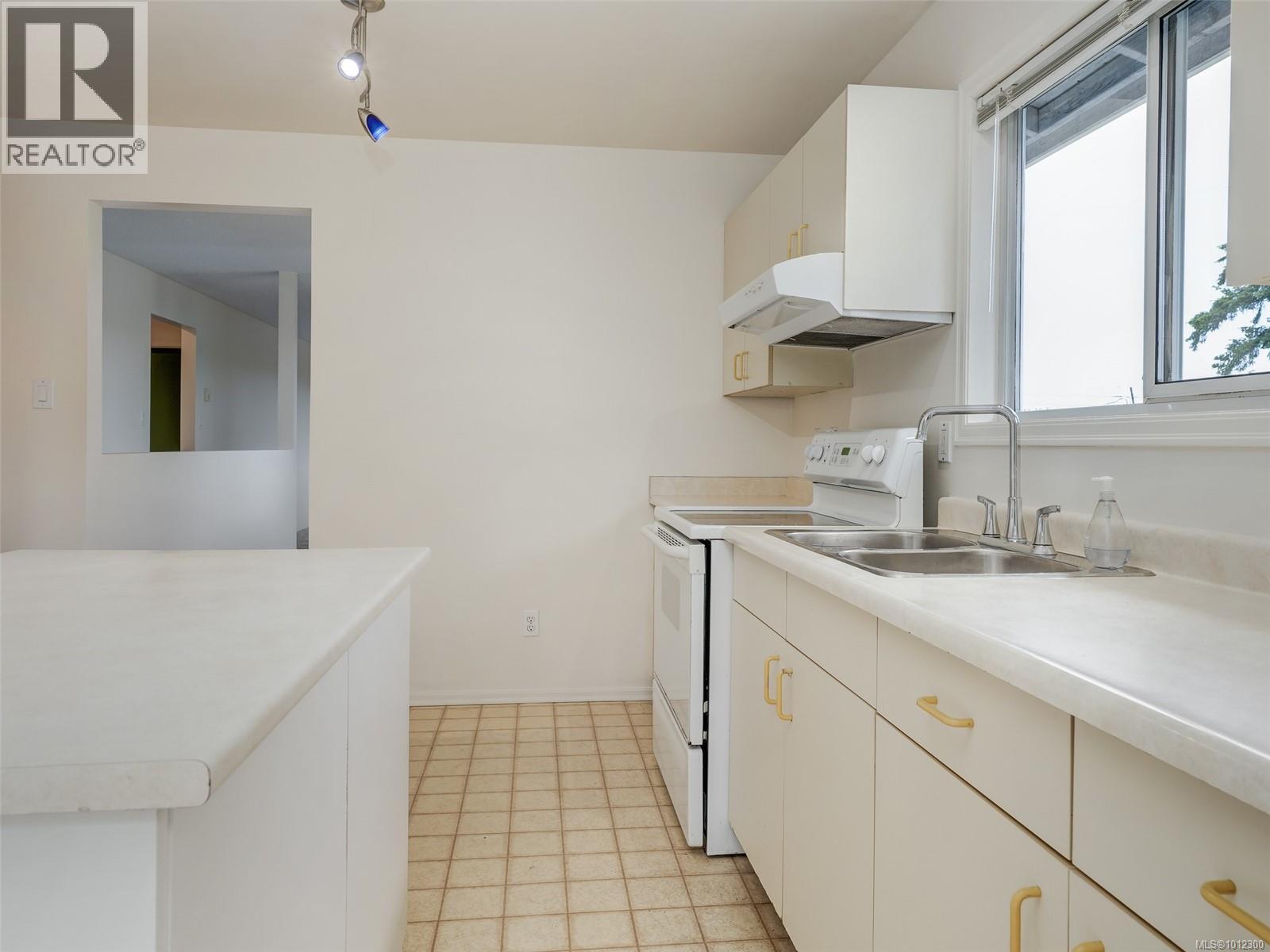  6608 Rey Road, Central Saanich