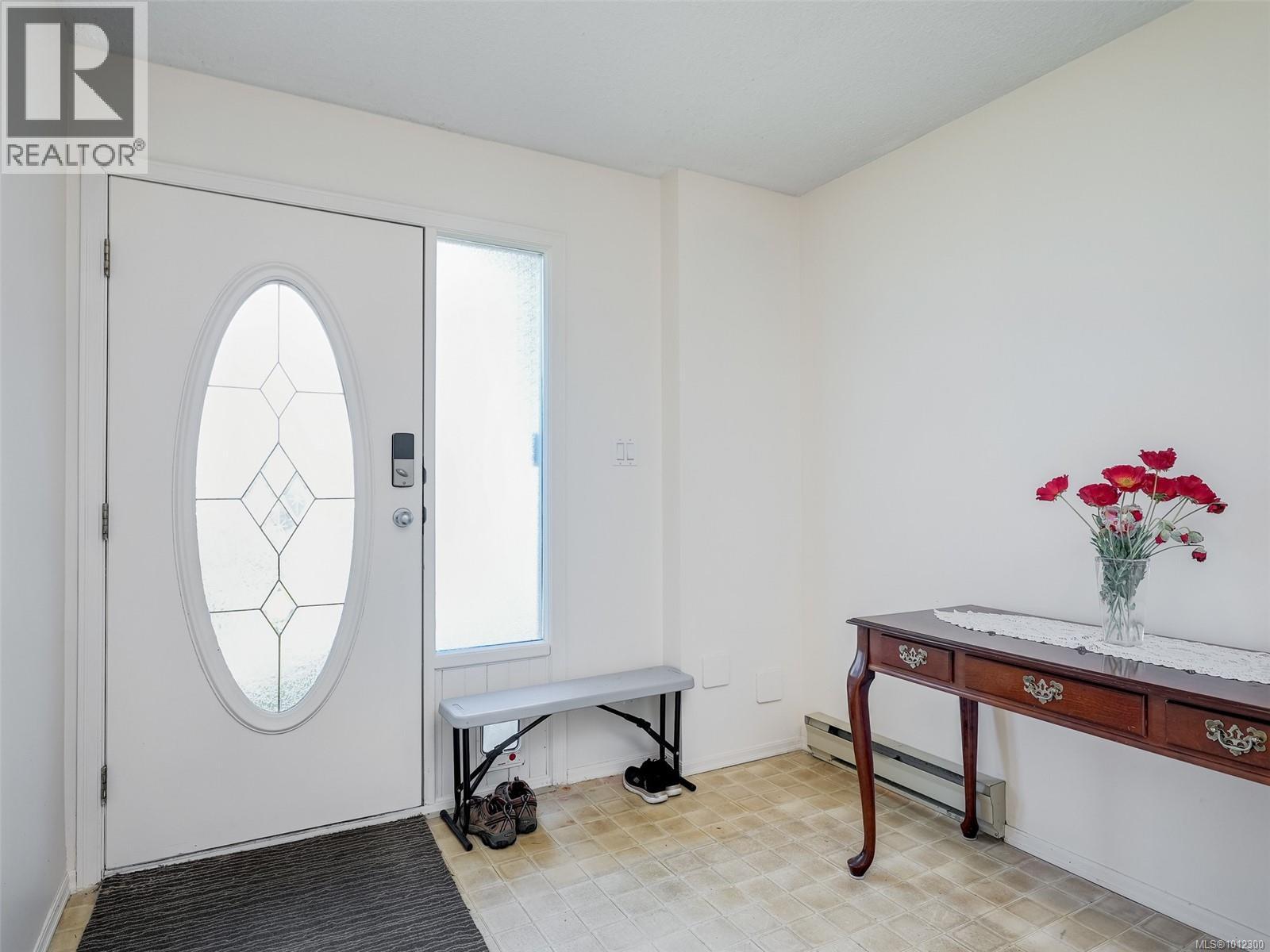  6608 Rey Road, Central Saanich