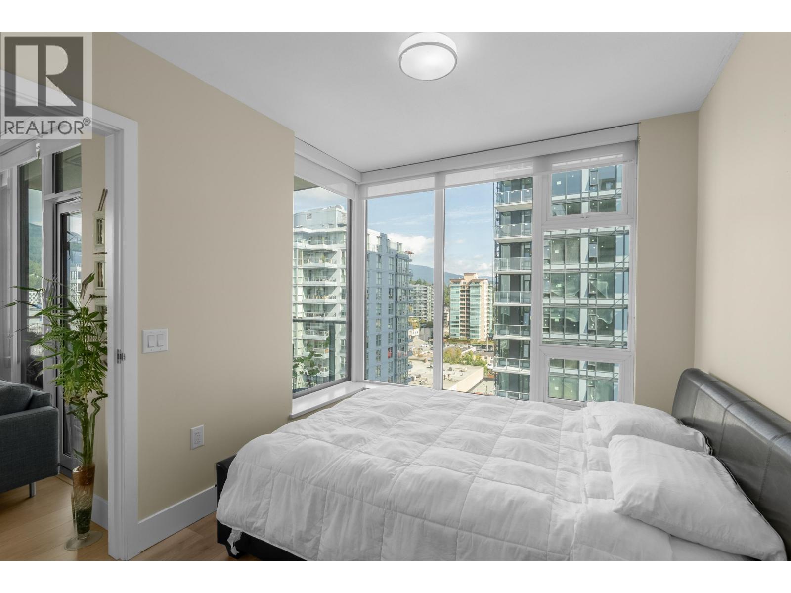 1401 150 W 15TH STREET, North Vancouver