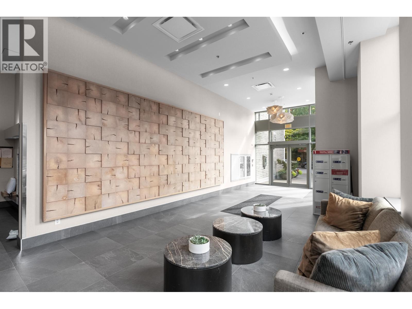 1401 150 W 15TH STREET, North Vancouver