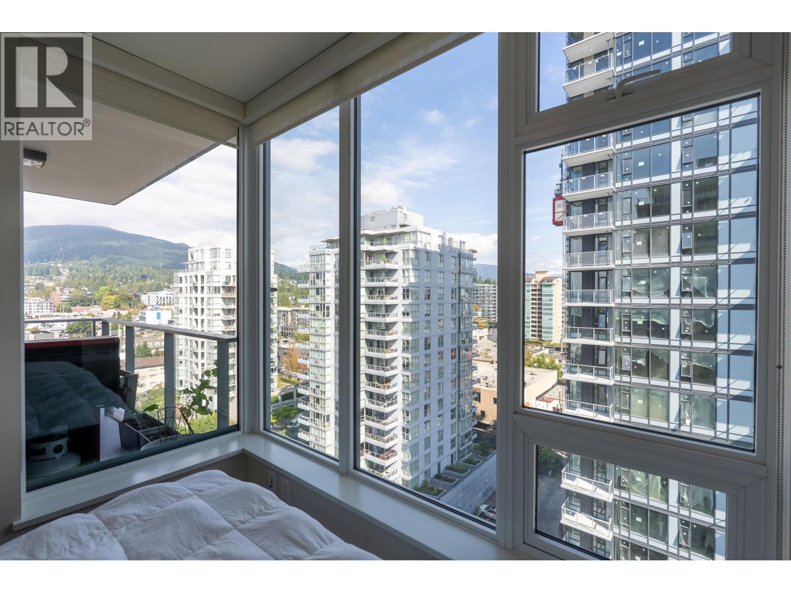 1401 150 W 15TH STREET, North Vancouver